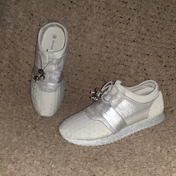 SILVIAN HEACH-Silver/Gray Sneakers-Sparkly-Toggle Fastener-Sz 36-6-Near Mint - Picture 1 of 7